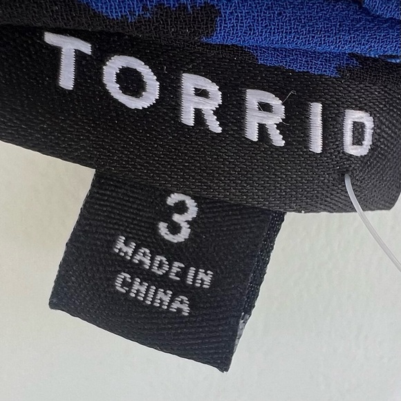 Torrid Animal Print Chiffon Shirtdress 3X 
Going Wild Blue Leopard100%Polyester - Picture 15 of 16